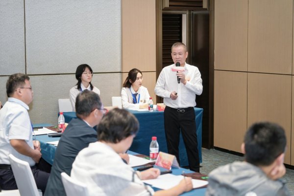 kaiyun中国官方网站组织银行、招商部门、创业孵化基地第一现场资源对接-开云(中国)Kaiyun·